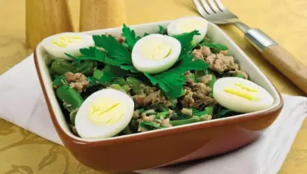 Фото Салат с тунцом и стручковой фасолью