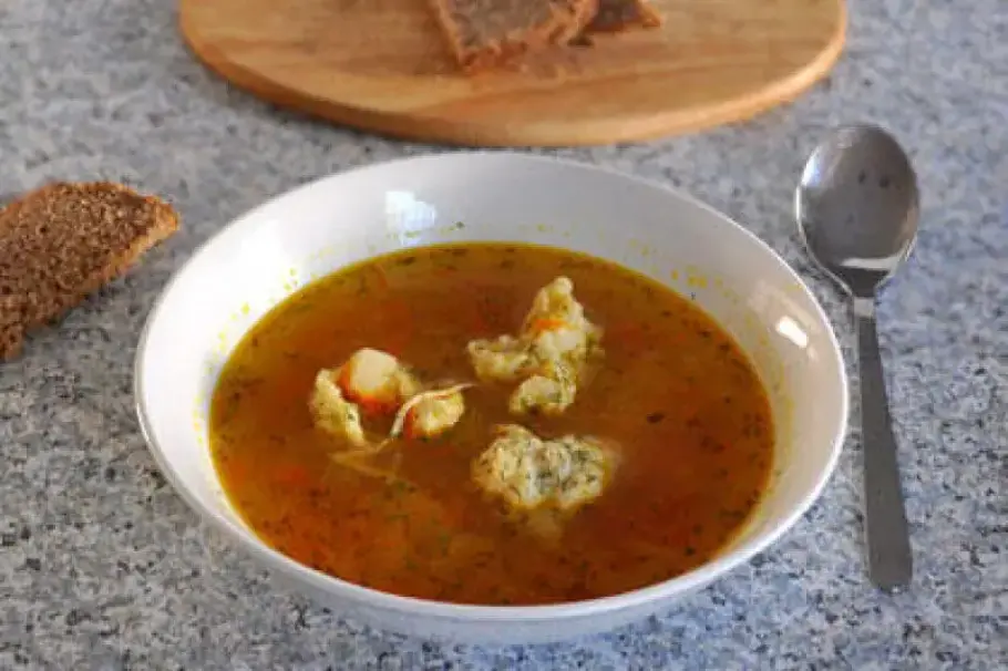 Фото готового рецепта Суп с курицей и клецками