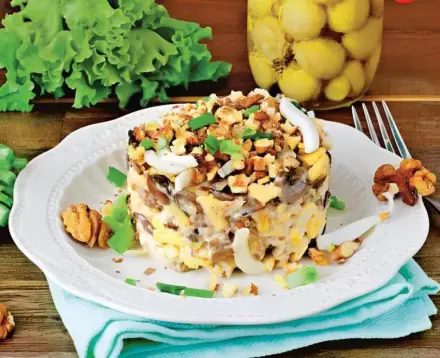 Фото Кальмары с грибами и орехами