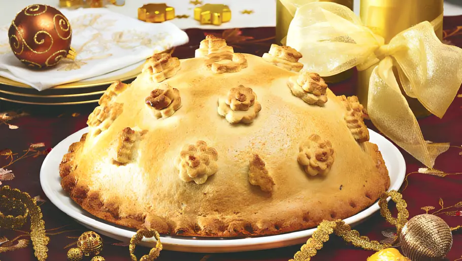 Фото готового рецепта Курник с грибами, курицей и рисом