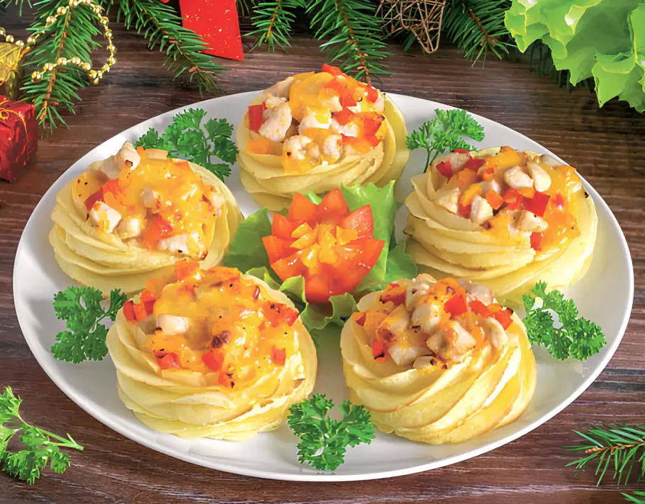 Фото готового рецепта Картофельные гнезда с курицей