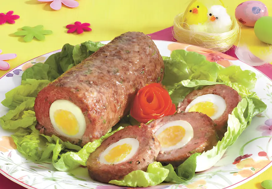 Фото готового рецепта Мясной рулет с яйцом