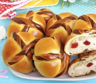 Рецепт Булочки с творогом и вишней