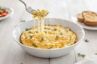 Превью рецепта Пышный омлет с сыром в микроволновке