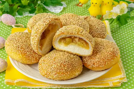 Фото Булочки с яблоками и кунжутом