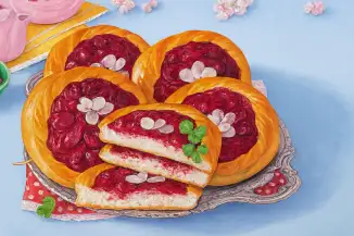 Превью рецепта Булочки и вишней и миндалем