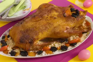Превью рецепта Ароматная утка, фаршированная яблоками, рисом и сухофруктами