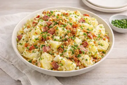 Фото Картофельный салат с беконом и пармезаном