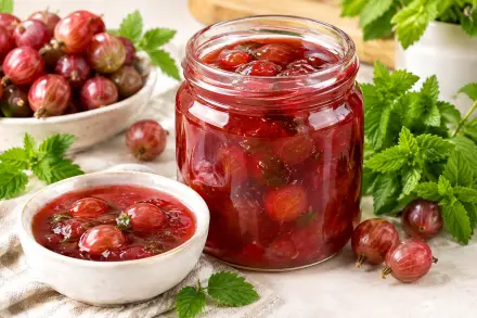 Фото Варенье из крыжовника с мелиссой