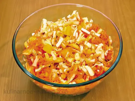 Салат с капустой, яблоками и апельсинами - шаг 6 (изображение)