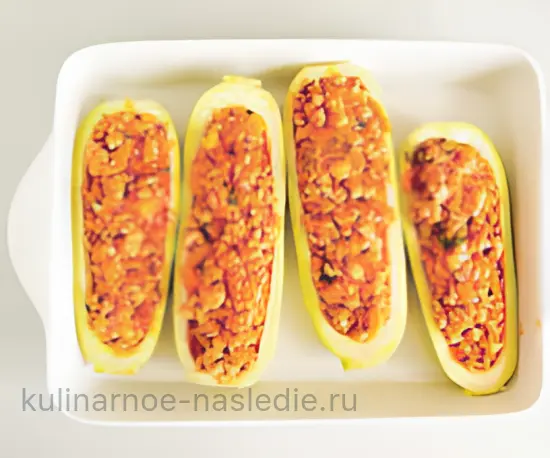 Фаршированные кабачки с мясом и сырной корочкой - шаг 4 (изображение)