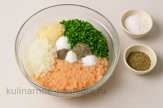 Домашние колбаски из курицы и индейки с летними травами - шаг 4 (изображение)