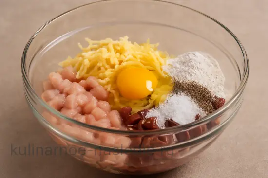 Куриные котлеты с печенью и сыром - шаг 2 (изображение)