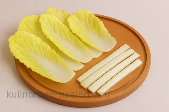 Нежные голубцы из пекинской капусты с мясной начинкой - шаг 3 (изображение)