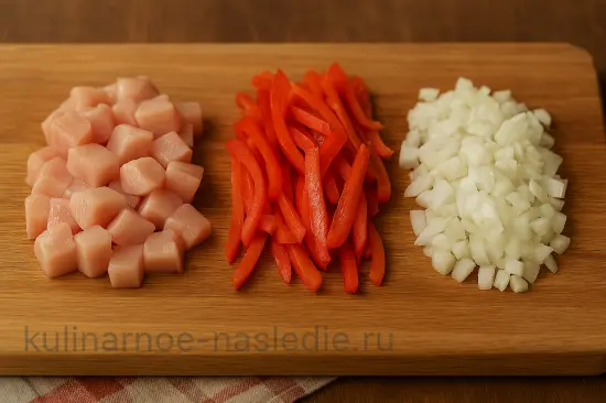 Запеканка с картофелем, рисом и курицей в овощах - шаг 1 (изображение)