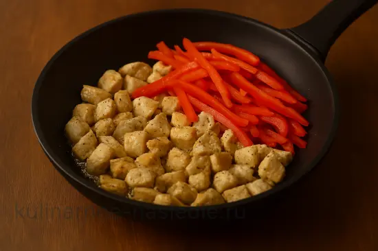 Запеканка с картофелем, рисом и курицей в овощах - шаг 3 (изображение)