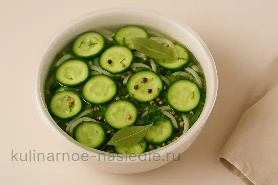 Огуречный салат с луком и укропом на зиму - шаг 3 (изображение)