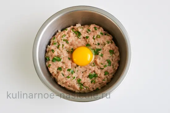 Ласточкины гнезда из фарша с овощами и сыром - шаг 1 (изображение)