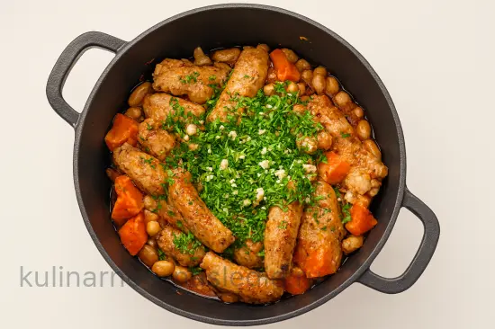 Свиные ребрышки с овощами в казане - шаг 6 (изображение)