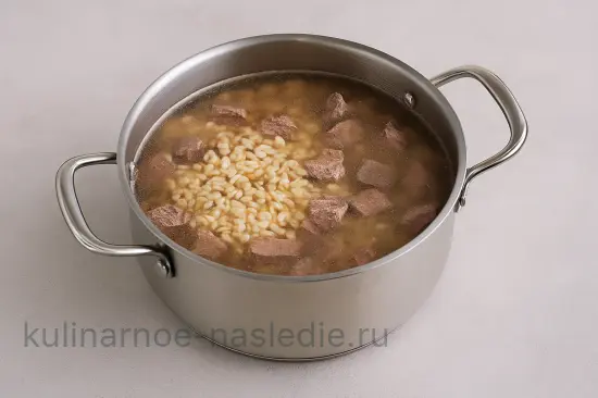 Суп с перловкой и говядиной - шаг 3 (изображение)