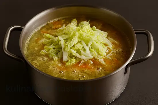 Куриный суп с манкой и морковкой по-корейски - шаг 4 (изображение)