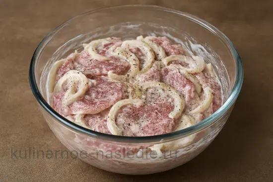 Мясные кармашки с ананасом и орехами - шаг 2 (изображение)