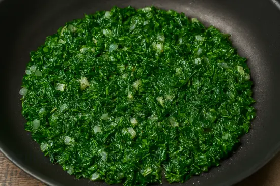 Карбонад с сырно-зеленой начинкой в духовке - шаг 2 (изображение)