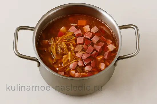 Солянка сборная мясная с копченостями - шаг 3 (изображение)