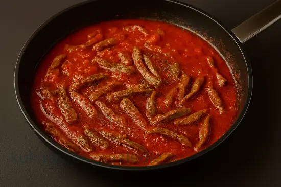 Гуляш из говядины с огурцами и томатами - шаг 5 (изображение)