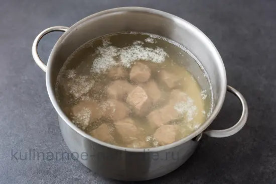 Суп харчо по-грузински с говядиной и грецкими орехами - шаг 1 (изображение)
