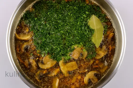 Грибной суп из шампиньонов - шаг 4 (изображение)