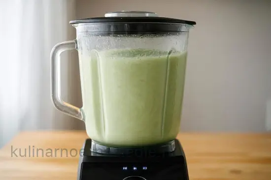 Освежающий смузи с огурцом и мятой - шаг 6