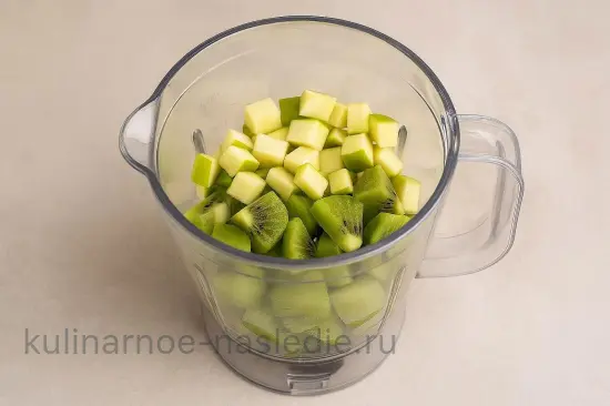 Смузи с яблоком и киви - шаг 2