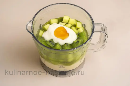 Смузи с яблоком и киви - шаг 4