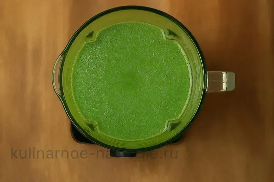 Полезный смузи со шпинатом и ананасом - шаг 5