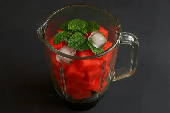 Арбузный смузи с мятой - шаг 3