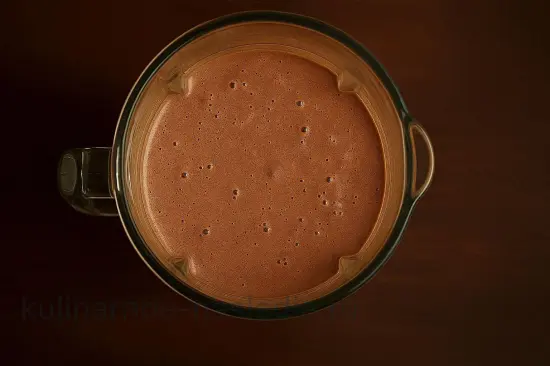 Шоколадно-арахисовый протеиновый смузи - шаг 3