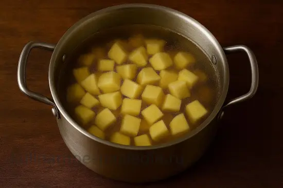 Зеленый борщ с щавелем и яйцом - шаг 3