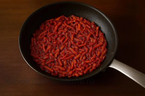 Зеленый борщ с щавелем и яйцом - шаг 6