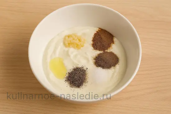 Шашлык из баранины с йогуртовым маринадом и зирой - шаг 2. Приготовление маринада