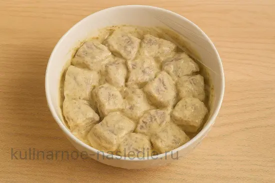 Шашлык из баранины с йогуртовым маринадом и зирой - шаг 3. Маринование