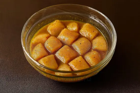 Шашлык из курицы в медово-горчичном маринаде с карри - шаг 3. Маринование курицы