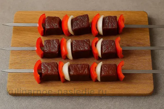 Шашлык из говядины в соево-медовом маринаде - шаг 4 (изображение)