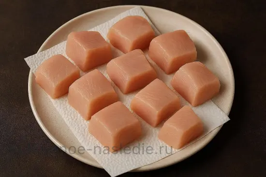 Шашлык из курицы в кефире с карри и чесноком - шаг 1 (изображение)