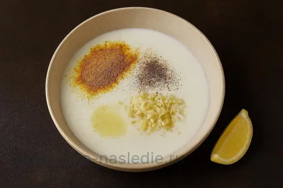 Шашлык из курицы в кефире с карри и чесноком - шаг 2 (изображение)