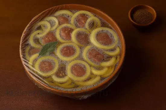 Шашлык из свинины в минералке с луком и специями - шаг 5. Маринование