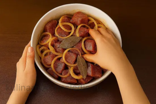 Лучший маринад для шашлыка из свинины с луком и уксусом - шаг 4