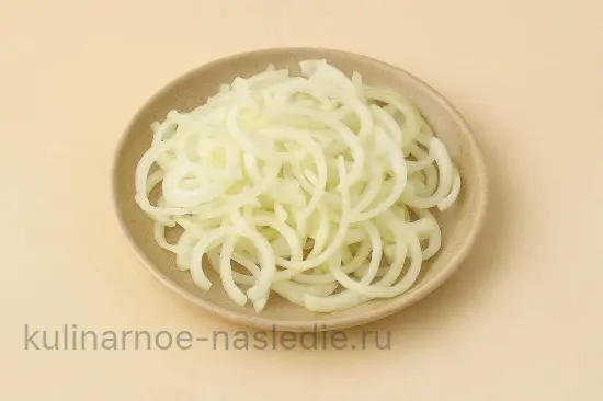 Классический маринад для шашлыка из свинины с луком и уксусом - шаг 2 (изображение)