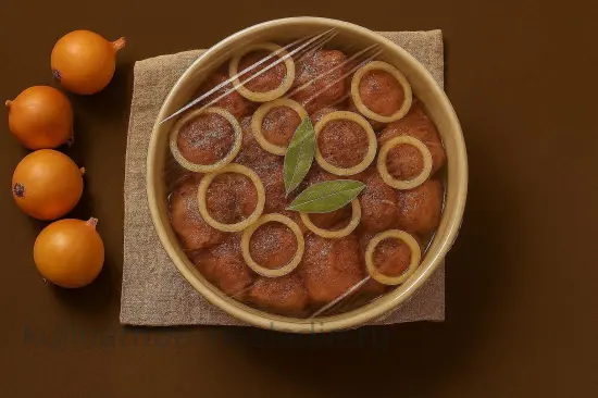 Шашлык из свинины в классическом маринаде с уксусом и луком - шаг 4