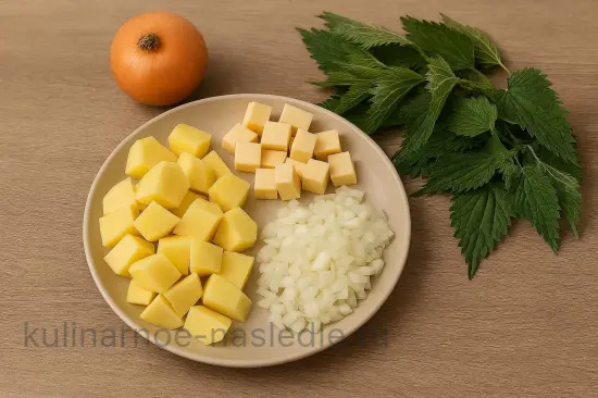 Суп-пюре с плавленым сыром и крапивой - шаг 1 (изображение)